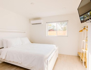 The Studio! Comfort, Quality, walk to beaches, fully equipped Studio 4