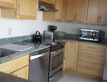 The Waterfront Deckhouse-Pine Point Beach Waterfront Property 2