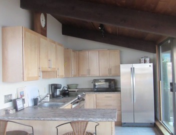 The Waterfront Deckhouse-Pine Point Beach Waterfront Property 4