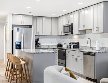 The Waypoint - 4BR Oceanfront Unit w/Pool (Sleeps 10) 2