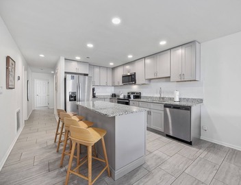The Waypoint - 4BR Oceanfront Unit w/Pool (Sleeps 10) 4