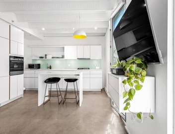 The Zen Loft: Shared Rooftop Bliss with City Views 3