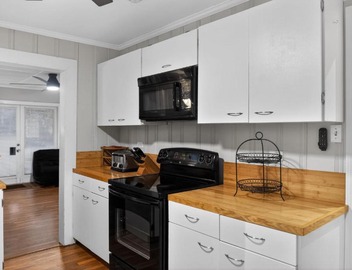 Thunderbolt Coastal Cottage 3