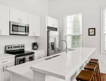 Timeless Elegance Historic NOLA Haven 2BD 3