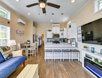 Tiny Home Cottage for Short- or Long-Term Rental 3
