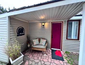 Tiny House with private Hot Tub near Seattle 2