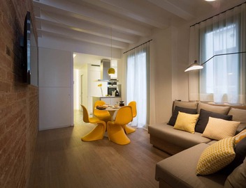 TOP CLASS NEW 2BD AP | Sun | Lift | Metro | HiSpeed Wifi | 4 people 5