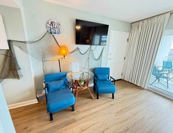 Top Floor King Studio w Gulf & Sound Views 5