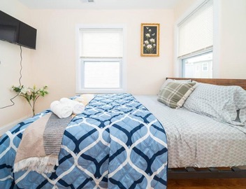 Tranquil 3BR Boston Apt w Balcony, Parking, Bathtub near Franklin Park Zoo 303 2