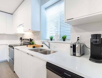 Tranquil & Modern: Close to Promenade & Pier ~ Pkg 4
