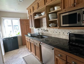 Tranquil Private Resort Home in Paradise 3