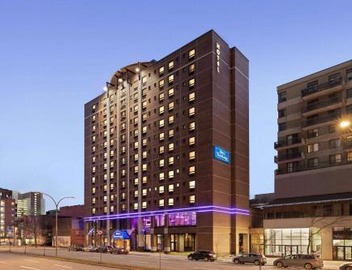 Travelodge by Wyndham Montreal Centre 2