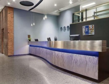 Travelodge by Wyndham Montreal Centre 4