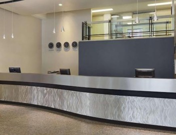 Travelodge by Wyndham Montreal Centre 5