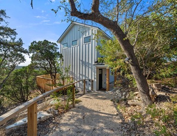Travis Treehouse, Private Couples Getaway 4