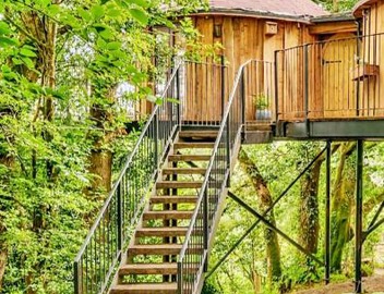 Treehouse In Devon - riverside woodland hideaway 2