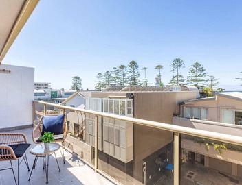 Trendy Apartment on Dee Why Beach 4