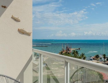 TROPlCAL Beachfront 2 BDR by Casa Paraíso 5