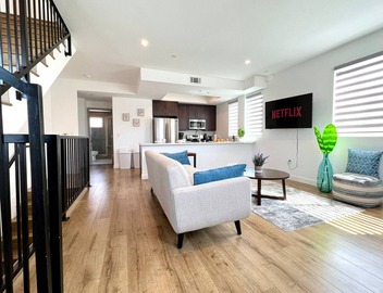 Truly Special LA Gem private rooftop deck VIEWS 3