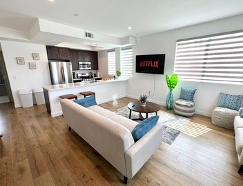 Truly Special LA Gem private rooftop deck VIEWS 4