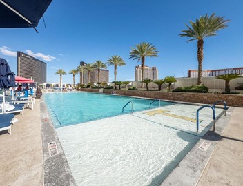 TRUMP 56th Floor - Sphere and Strip View - No Resort Fees 2