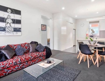 Two Bedroom Inner-City Retreat with Free Parking 4