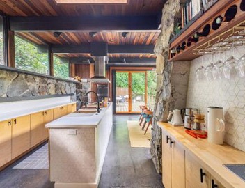 Two Creeks Treehouse 4
