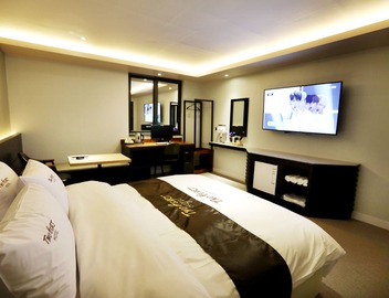 Two Heart Hotel 4