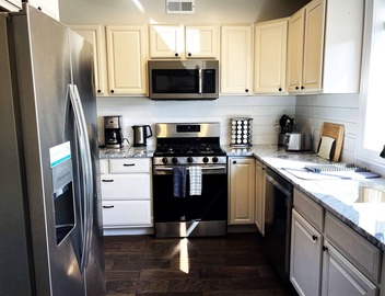 Two Separate DC Houses | Sleep 21 Guests 3