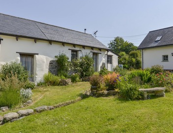 Two Shoes Cottage 5
