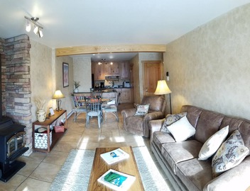 Tyra - True Ski In Ski Out, 732 sq ft with Spectacular Views. Stroll to town. 3