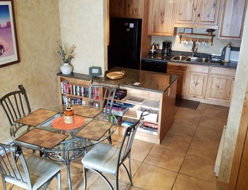 Tyra - True Ski In Ski Out, 732 sq ft with Spectacular Views. Stroll to town. 4