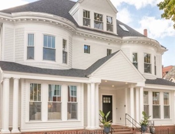 Ultimate Cambridge Mansion Sleeps 14 with Spa Bath, HUGE Game Room & 2 Parking 4