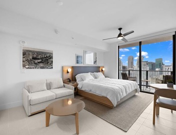 Ultimate Elegance Studio with Panoramic City Views 5