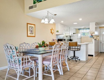 Unit 14, Peaceful Palms, 2.5 Bedroom Beach Condo 2