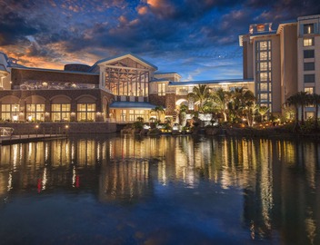 Universal's Loews Sapphire Falls Resort 5