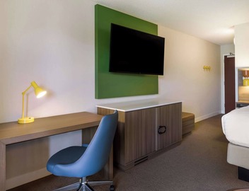 Unwind by the Bay with Stunning San Francisco Views! Pet-friendly Property! 4