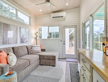 Updated Texas Tiny Home Rental on Lake Travis 4