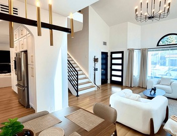 Upscale Modern 4BR/3BA Private Oasis w/Hot Tub close to Six Flags Magic Mountain 2