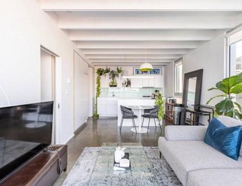 Urban 1BR with AC, Rogers Arena, Parking, Chinatown 5