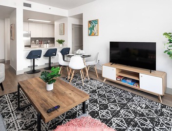 Urban Retreat | Free WiFi+Parking, Walk to Stadium 3