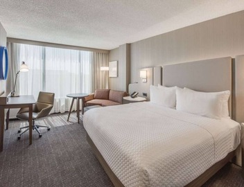 Vacation Starts Here! Near Larimer Square, Pet-Friendly 4