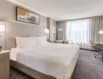 Vacation Starts Here! Near Larimer Square, Pet-Friendly 2