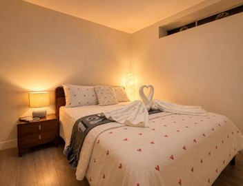 Vancouver Nest Cozy Private 2BR Retreat and Extra Room - Sleeps 6 3