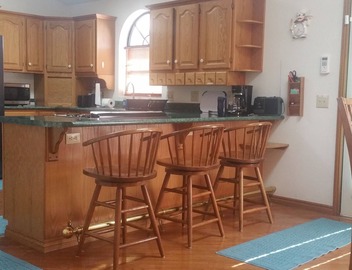 Very clean, quiet, 3/4-acre adorable getaway, near Strip/Downtown 3