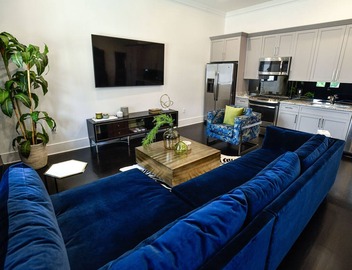 Vibrant Downtown New Orleans Escape: Prime CBD Location + Walk Everywhere 2