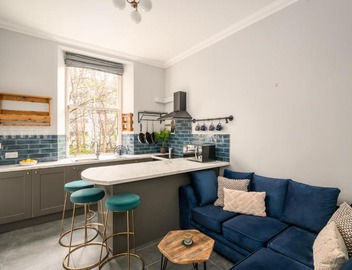 Vibrant Leith Flat 3