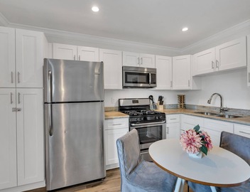 Vibrant New Orleans Apartment with Off-Street Parking Near Garden District 2