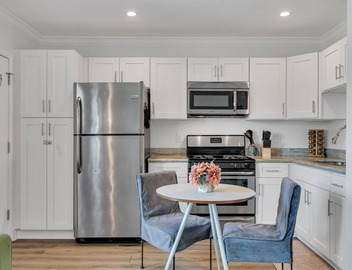 Vibrant New Orleans Apartment with Off-Street Parking Near Garden District 3