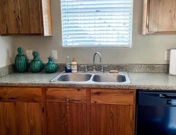Vibrant Relaxing Retreat Fully Stocked Apartment 5